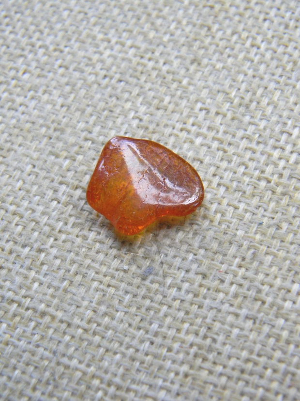 Chihlimbar slefuit (C46)