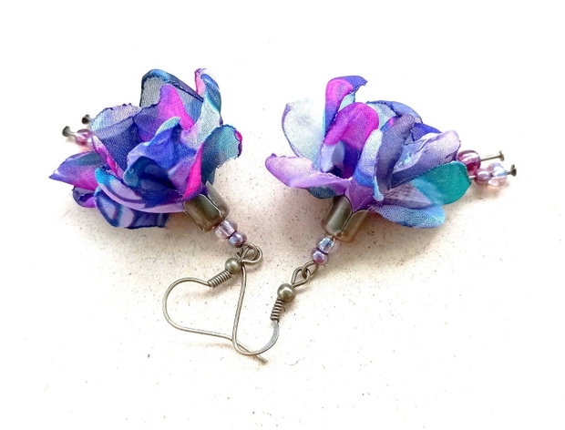 cercei clopoței de flori violet indigo