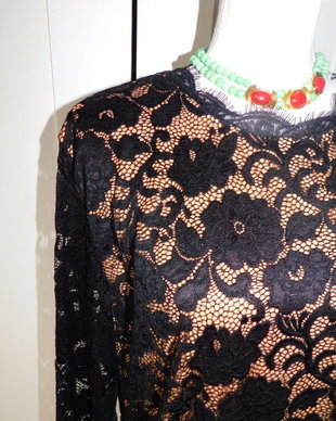 Bluza noua, dantela, deosebita, etichete atasate.