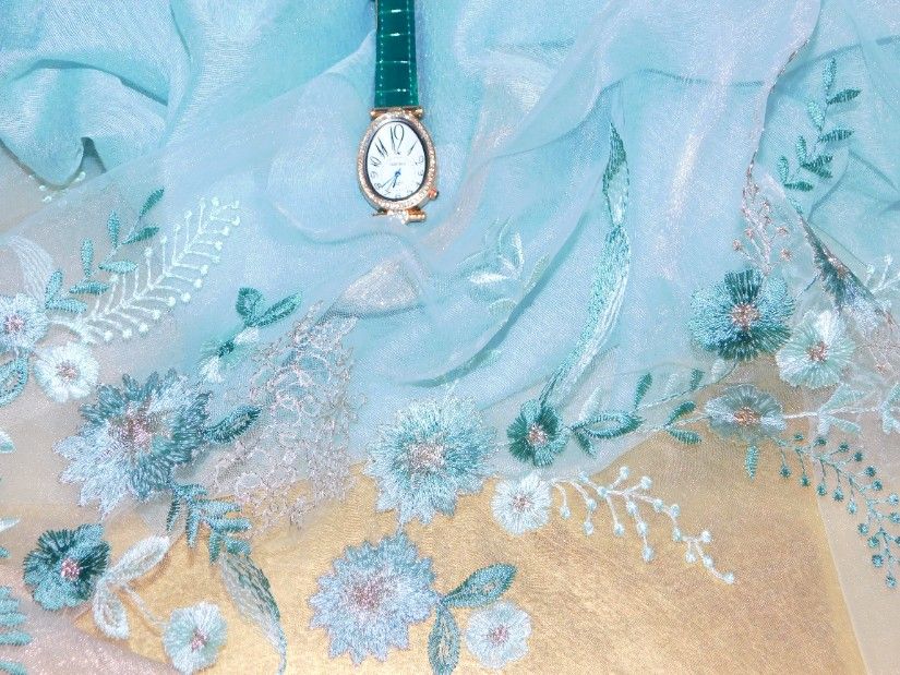 Esarfa noua lina extra fina cu matase naturala, broderie multicolora, ceas nou cadou