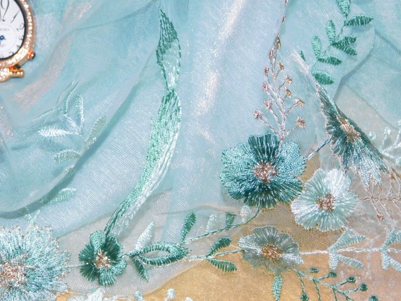 Esarfa noua lina extra fina cu matase naturala, broderie multicolora, ceas nou cadou