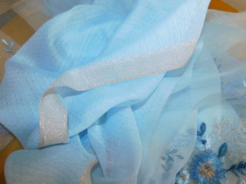 Esarfa noua lina extrafina cu matase naturala, ceas nou cadou, broderie la ambele capete
