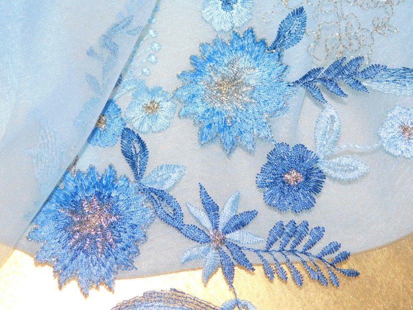 Esarfa noua lina extrafina cu matase naturala, ceas nou cadou, broderie la ambele capete