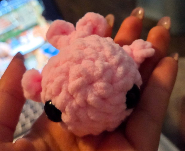 Balenă croșetată handmade din pluș amigurumi roz, decor/cadou