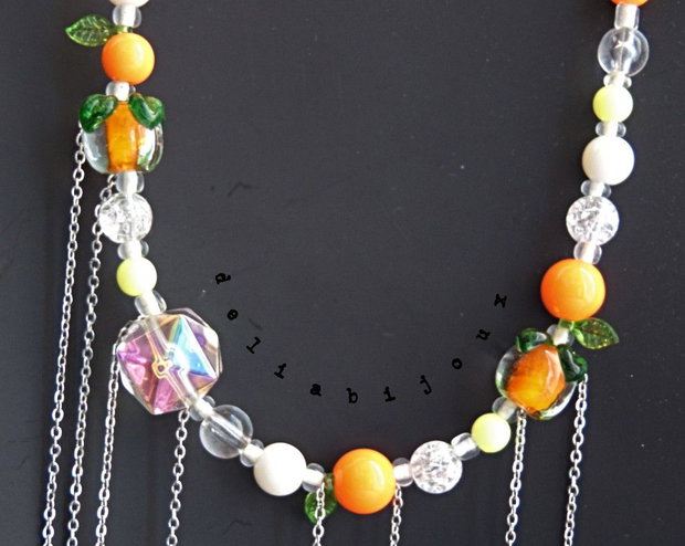 Colier handmade cu portocale, mărgele de sticlă și oțel inoxidabil bijuterie unicat veselă și colorată de vara (cod1444)