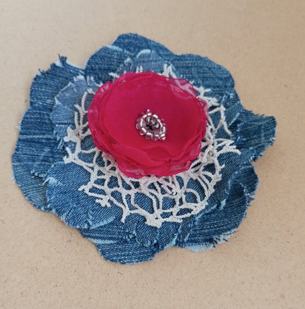 brosa denim și floare rosie 13 cm