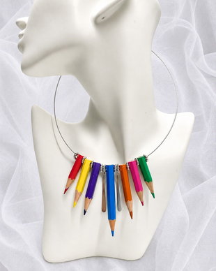 Colier creioane colorate - accesorii argintii 01296