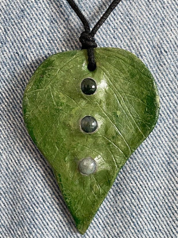 Colier frunza si agate