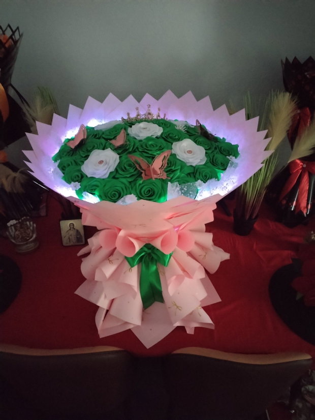 Buchet trandafiri satin!