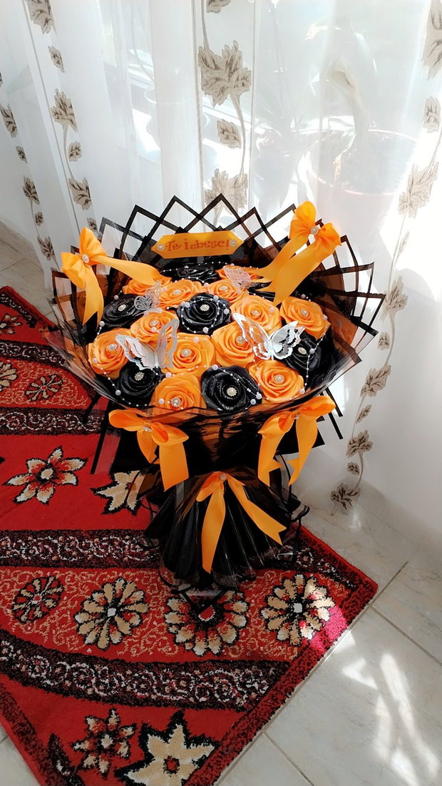 Buchet trandafiri satin!