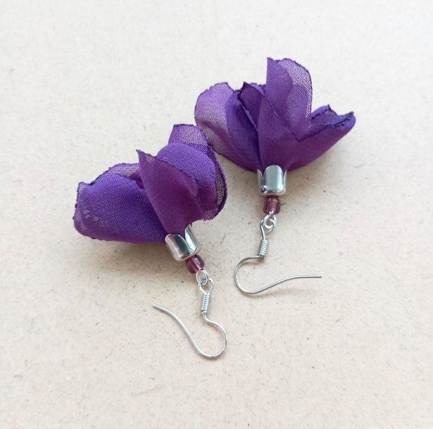 Cercei clopotei violet mov