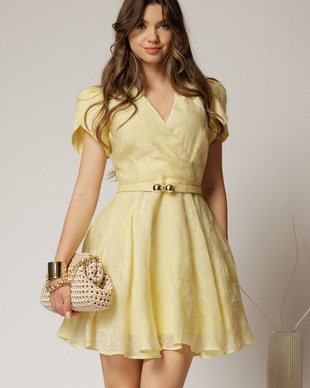Rochie DY Fashion galbena scurta cu broderii florale si decolteu petrecut
