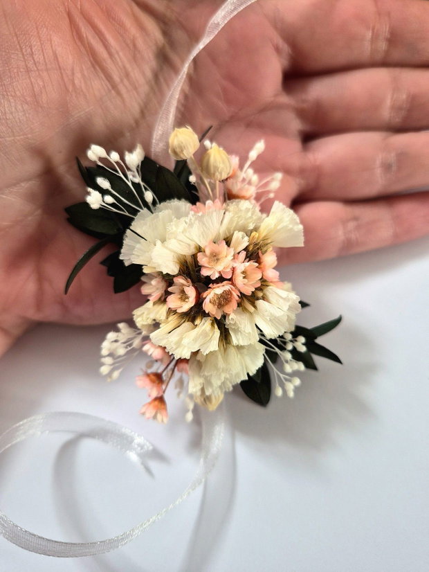 Cocarde nuntă / Brățări domnișoare onoare - flori naturale uscate și stabilizate , Peach / Roz - Alb - Verde