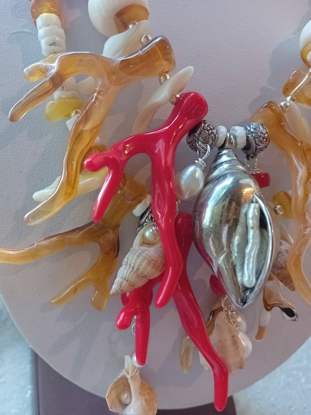 Colier coral,chihlimbar,sidef,perle cultura