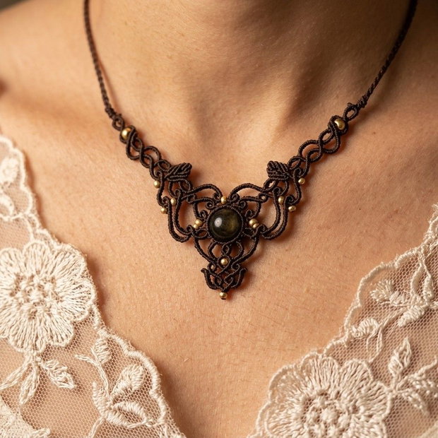 Colier Frunze Micromacrame Cu Obsidian Auriu