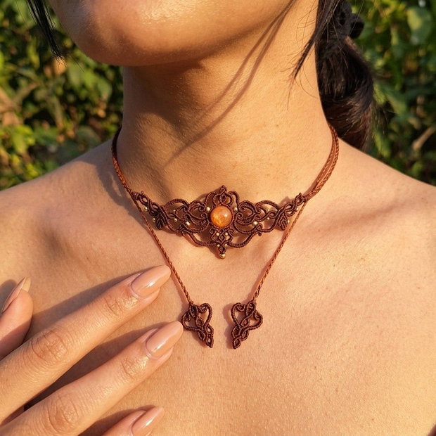 Colier delicat Choker micromacrame cu piatra soarelui