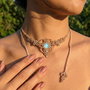 Colier delicat frunze micromacrame cu opal