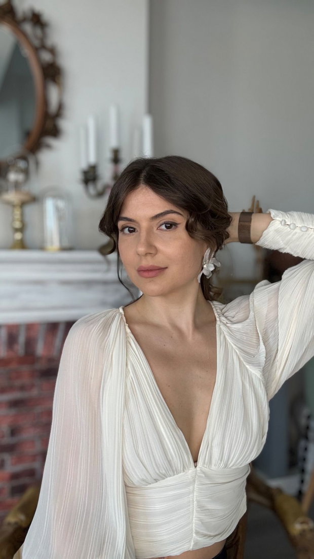 Anna - Cercei diafani cu petale semitransparente
