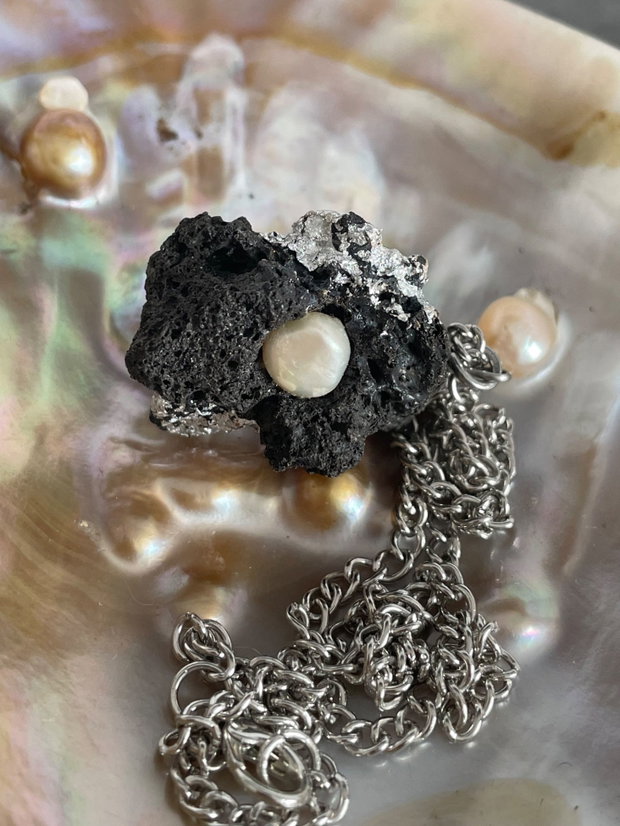 Colier lava rock si perla