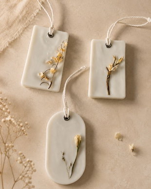Odorizant parfumat handmade din ceară de soia cu flori uscate natural