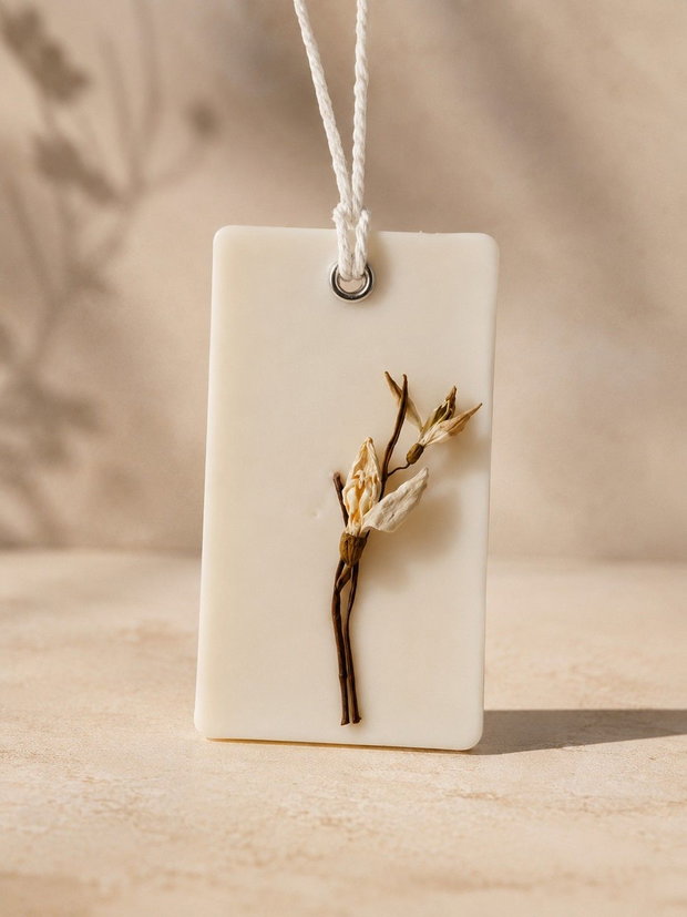 Odorizant parfumat handmade din ceară de soia cu flori uscate natural