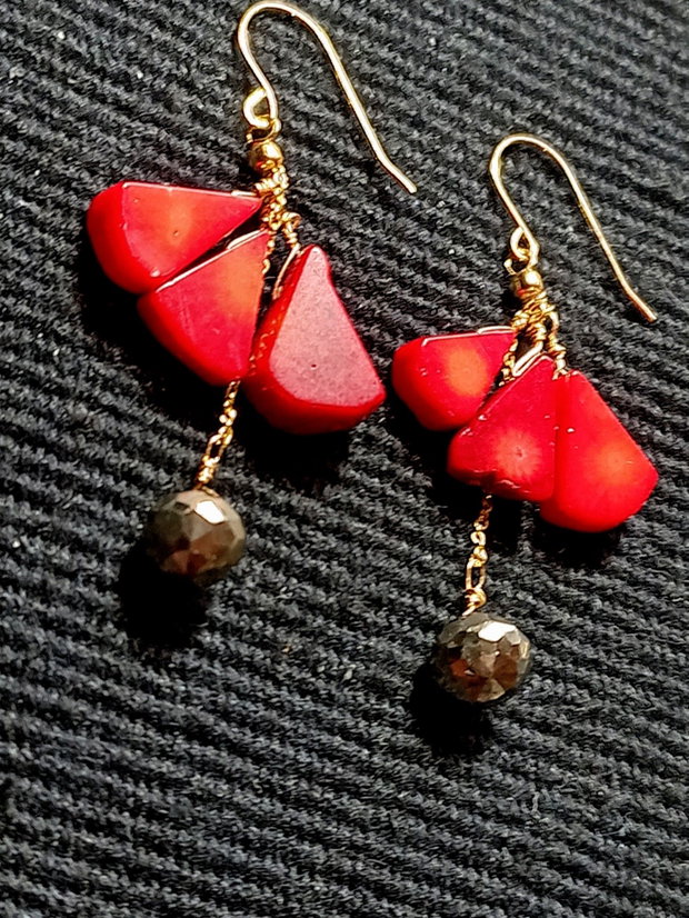 Cercei vermeil coral pirita lant argint placat cu aur boho chic trendy