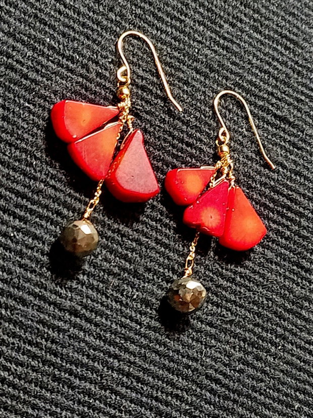 Cercei vermeil coral pirita lant argint placat cu aur boho chic trendy