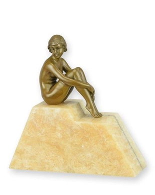 Nud asezat-statueta Art Deco din bronz cu un soclu din marmura
