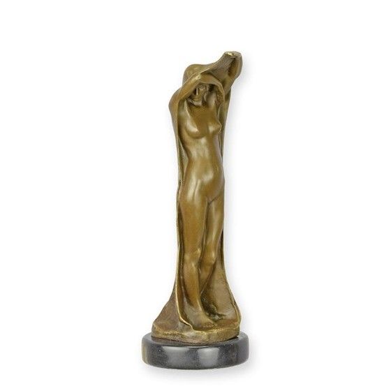 Noaptea-statueta din bronz cu un soclu din marmura