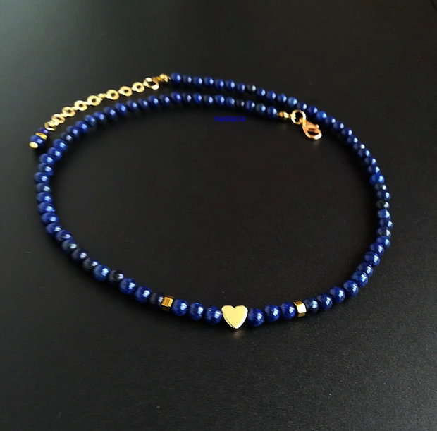colier lapis lazuli cu inimioara
