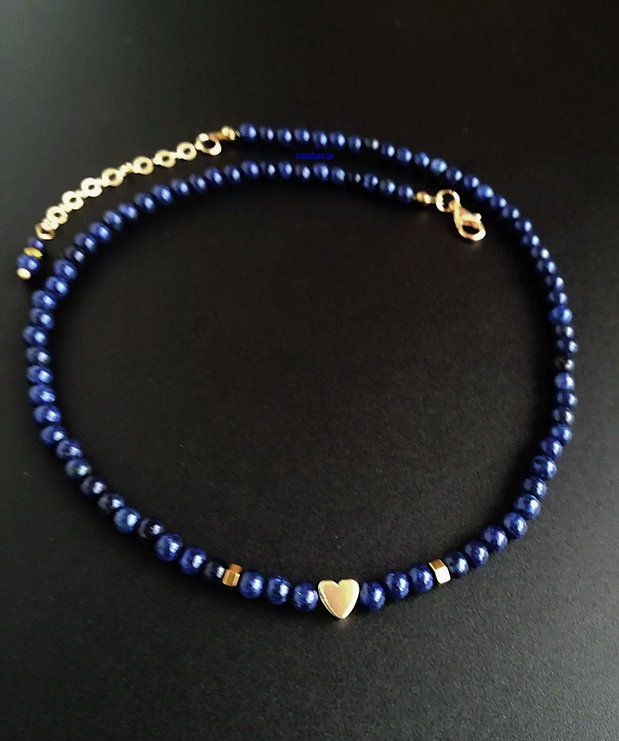 colier lapis lazuli cu inimioara