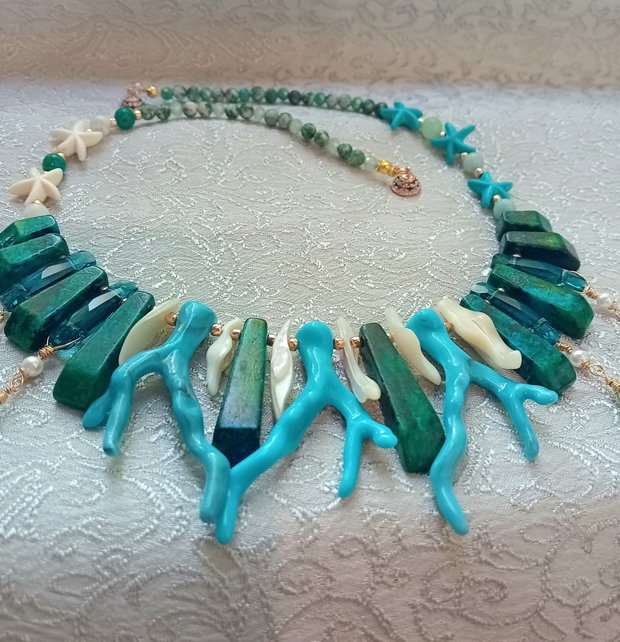 Colier crysocolla,amazonit,sidef,agate ,cristale swarovski,howlite