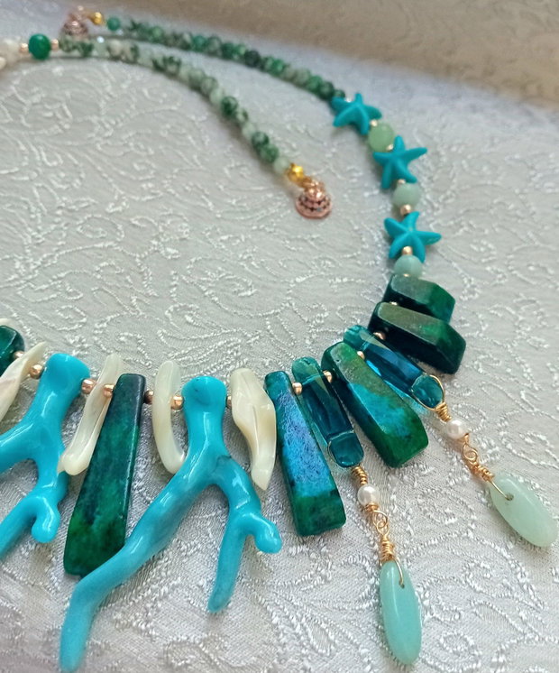 Colier crysocolla,amazonit,sidef,agate ,cristale swarovski,howlite