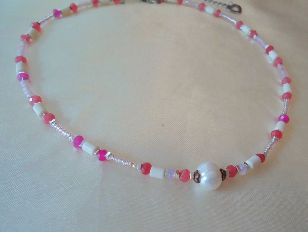 Colier gingas crem- roze, cu perla mare, jad si Miyuki