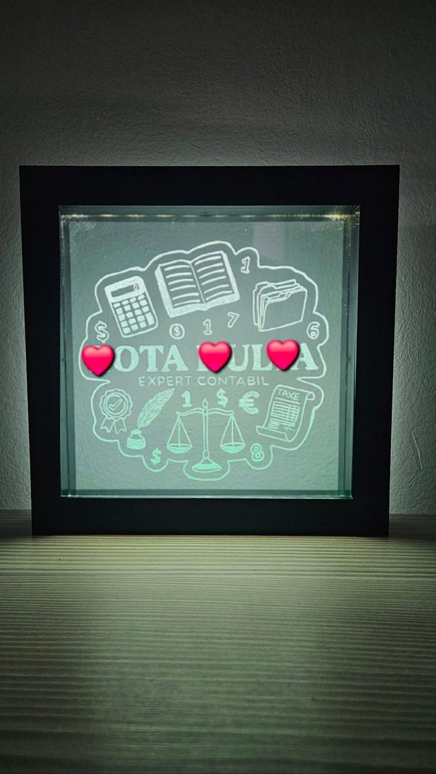 Iluminează-ți Meseria  Lampă Personalizată la Comandă  Gravură Manuală