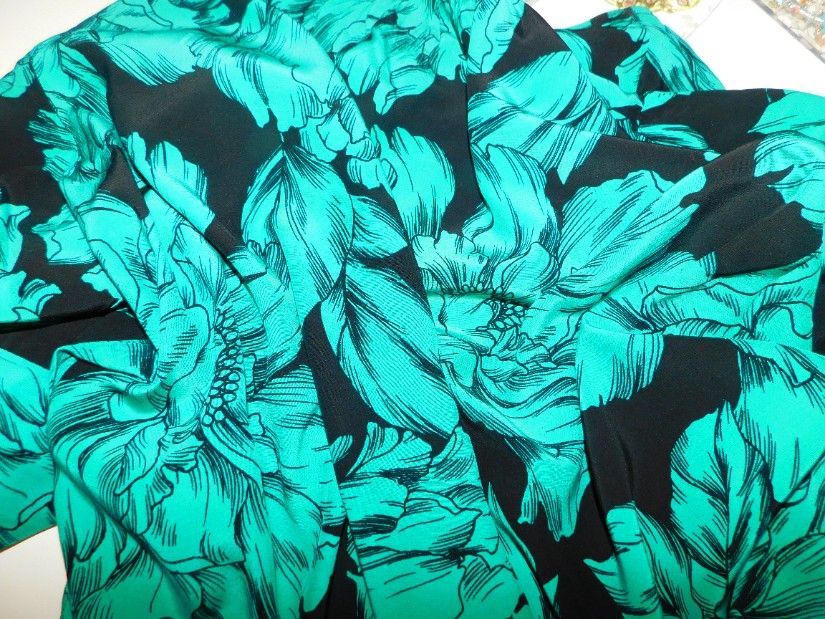 Bluza noua, viscoza, asura 52- 54, eleganta, lejera