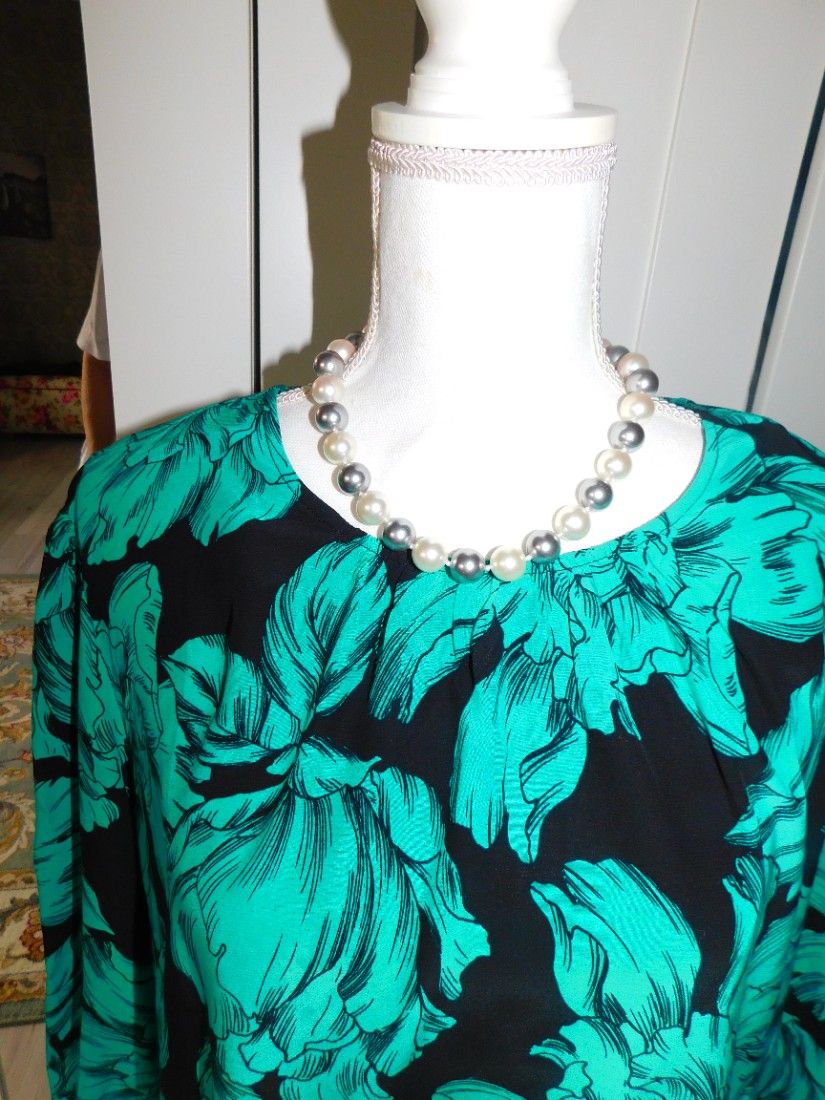 Bluza noua, viscoza, asura 52- 54, eleganta, lejera