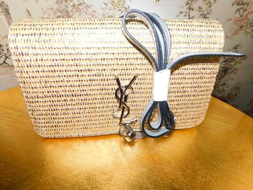 Poseta  noua,  eleganta, poate fi si crossover,  bareta lunga,  deosebita