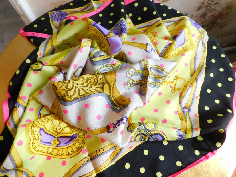 Codello,  esarfa noua  matase naturala designer,  deosebita,