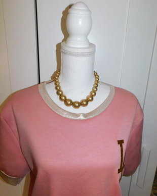 Bluza noua, deosebita , masura  48,   etichete atasate