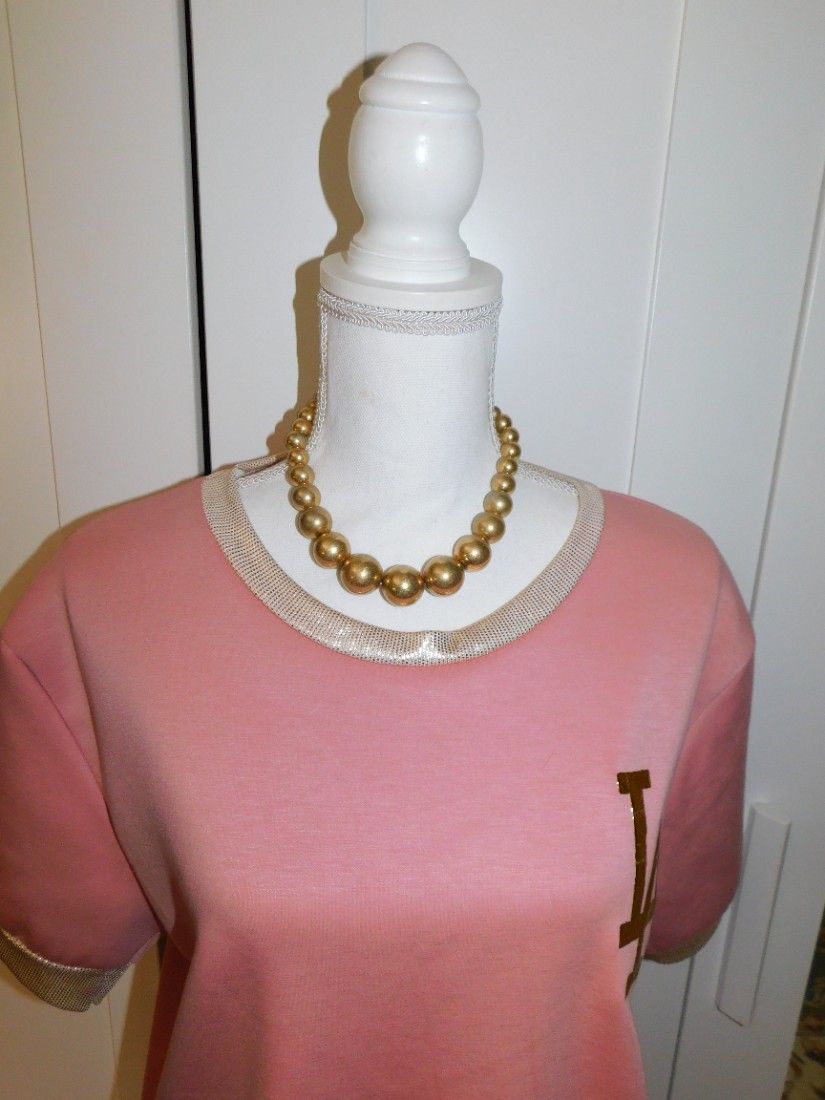 Bluza noua, deosebita , masura  48,   etichete atasate