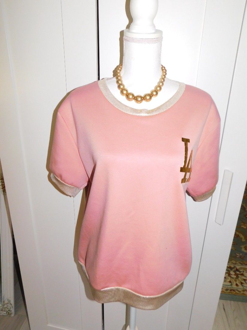Bluza noua, deosebita , masura  48,   etichete atasate