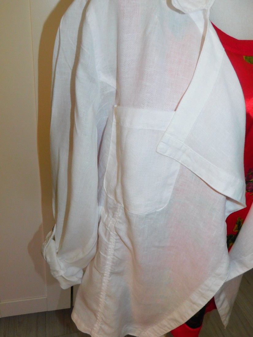 Blazer  usor in, brand C & A,   masura  libera  48 - 50 , nou, etichete  atasate