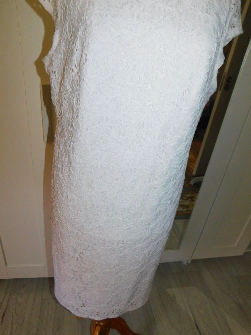 Rochie dantela alba, Bexleys nr 48