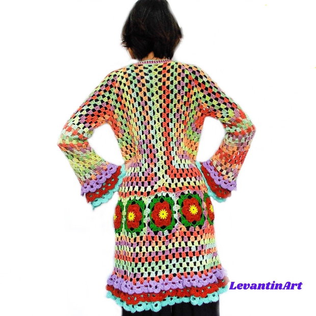 Cardigan lung multicolor cu flori si volane, cardigan dama boho handmade, pulover descheiat cu maneci clopot, marime universala