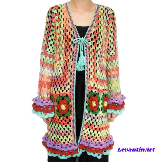 Cardigan lung multicolor cu flori si volane, cardigan dama boho handmade, pulover descheiat cu maneci clopot, marime universala