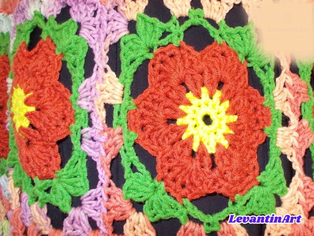 Cardigan lung multicolor cu flori si volane, cardigan dama boho handmade, pulover descheiat cu maneci clopot, marime universala