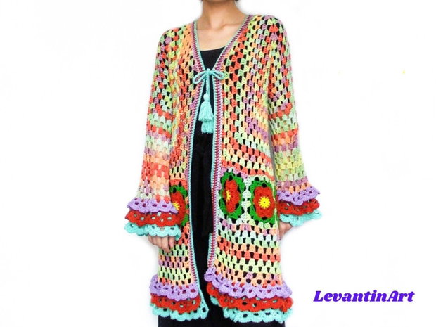 Cardigan lung multicolor cu flori si volane, cardigan dama boho handmade, pulover descheiat cu maneci clopot, marime universala