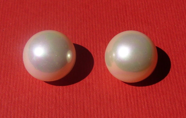 (2 bucati) Perle tip Mallorca semi-gaurite aprox 14x11.5 mm