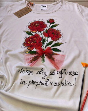 Tricou pictat manual